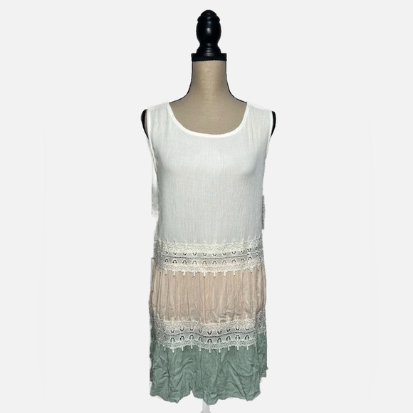 Signature Studio Plus Size Cream Green Peach Sleeveless Tunic Top Womens size L - Picture 1 of 5